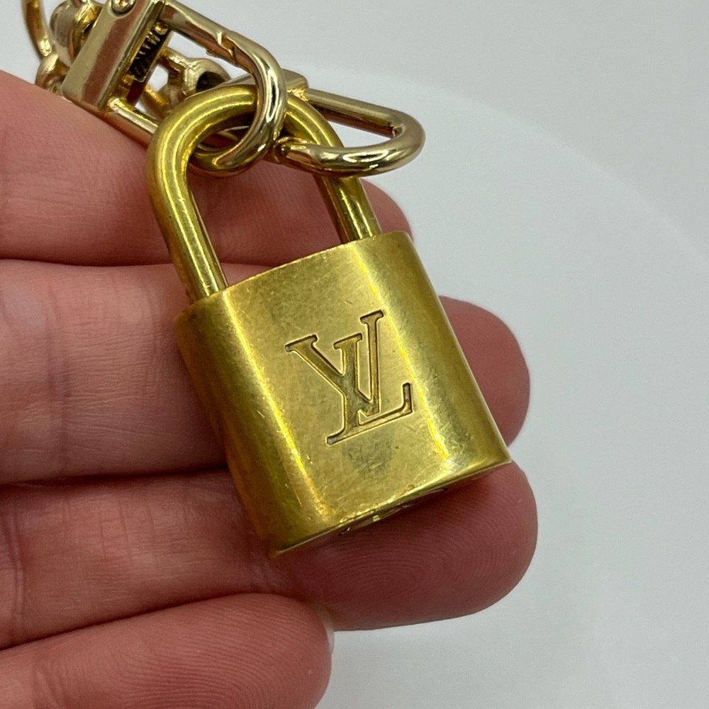 LV Lock/Bracelet Chain No Key